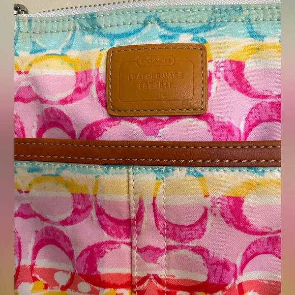 Coach Hampton Swingpack - GUC - Picture 3 of 8